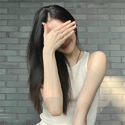 水中的女人